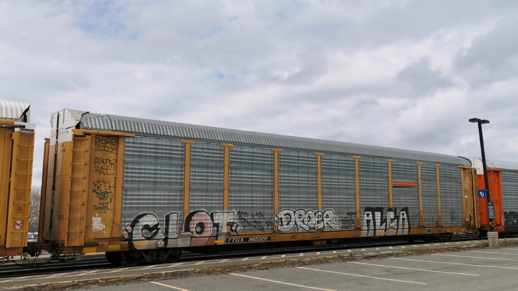 BNSF 26450 (Body) TTGX 965320 (Flat)